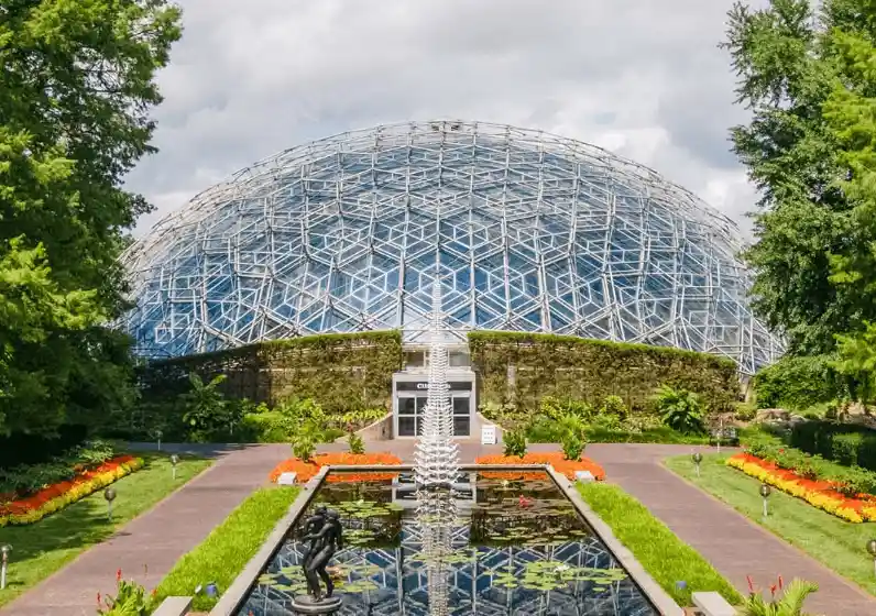 Front shot of Missouri Botanical Garden