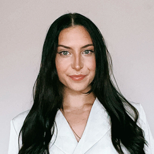 Headshot portrait of Elizabeth Voss